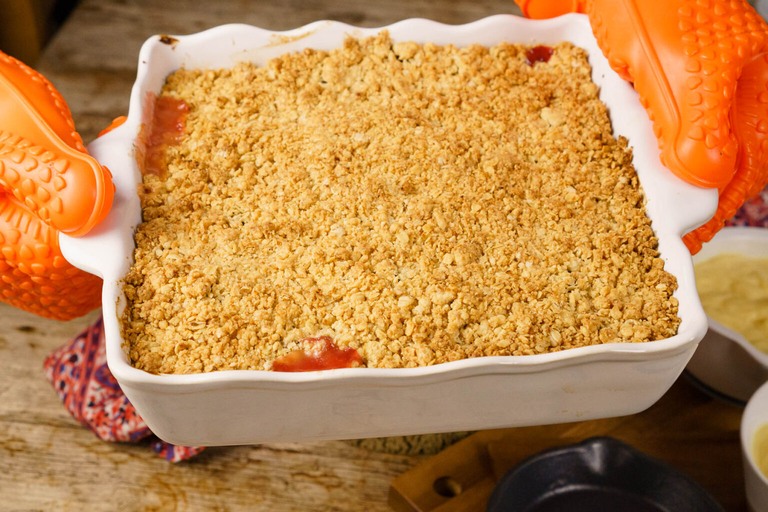 Apple and Blackberry Crumble with Oats British Dessert Recipe
