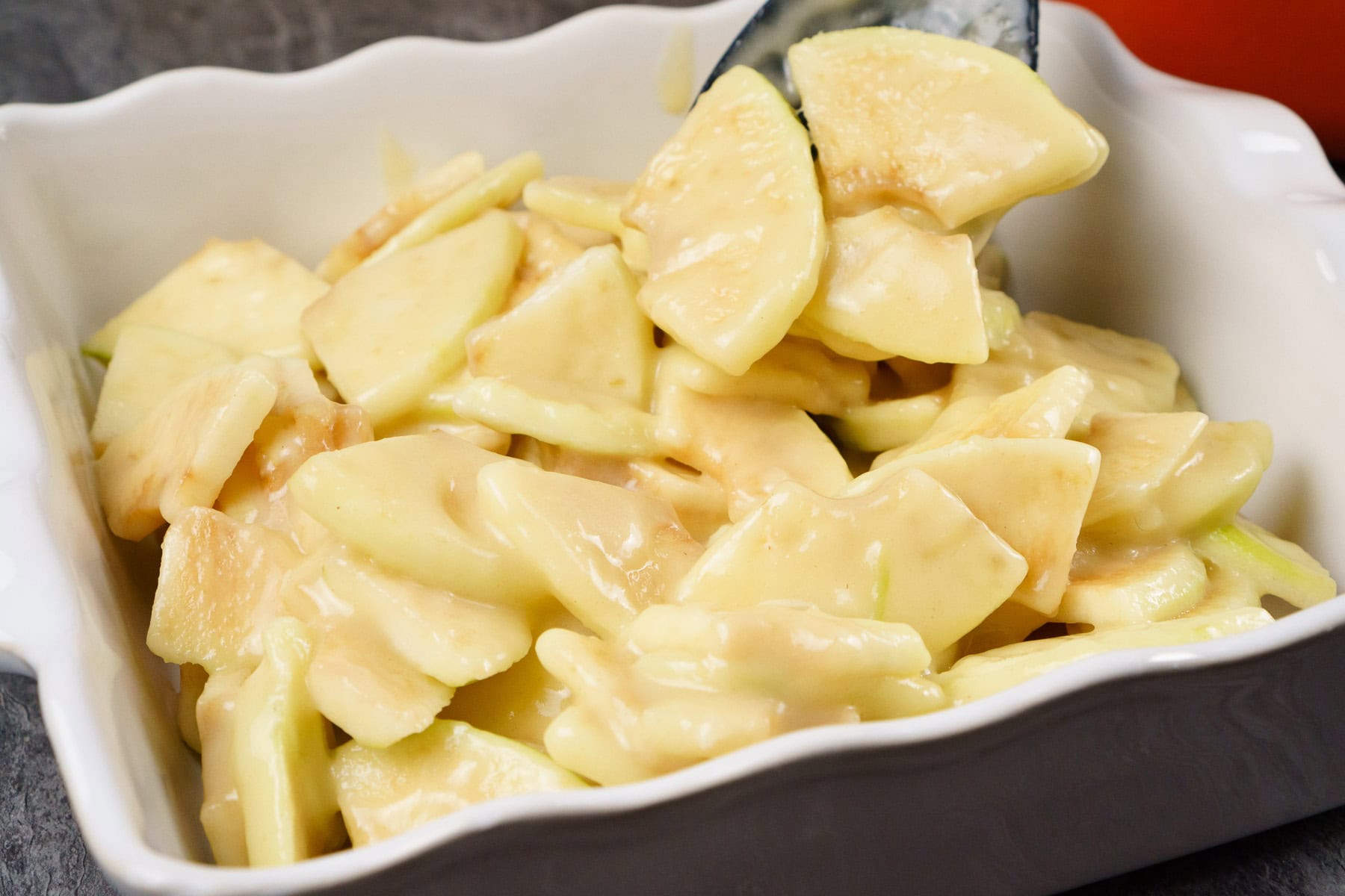 Apple and Blackberry Crumble with Oats British Dessert Recipe