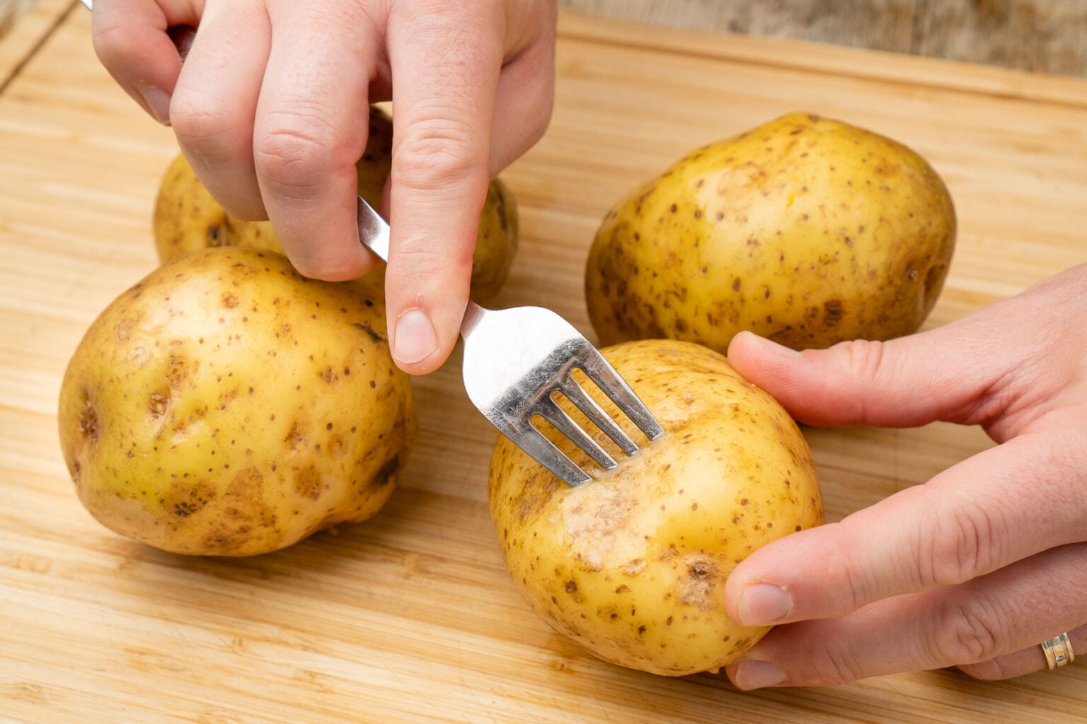 Jacket Potato in the Air Fryer – Air Fryer Chicken Wings