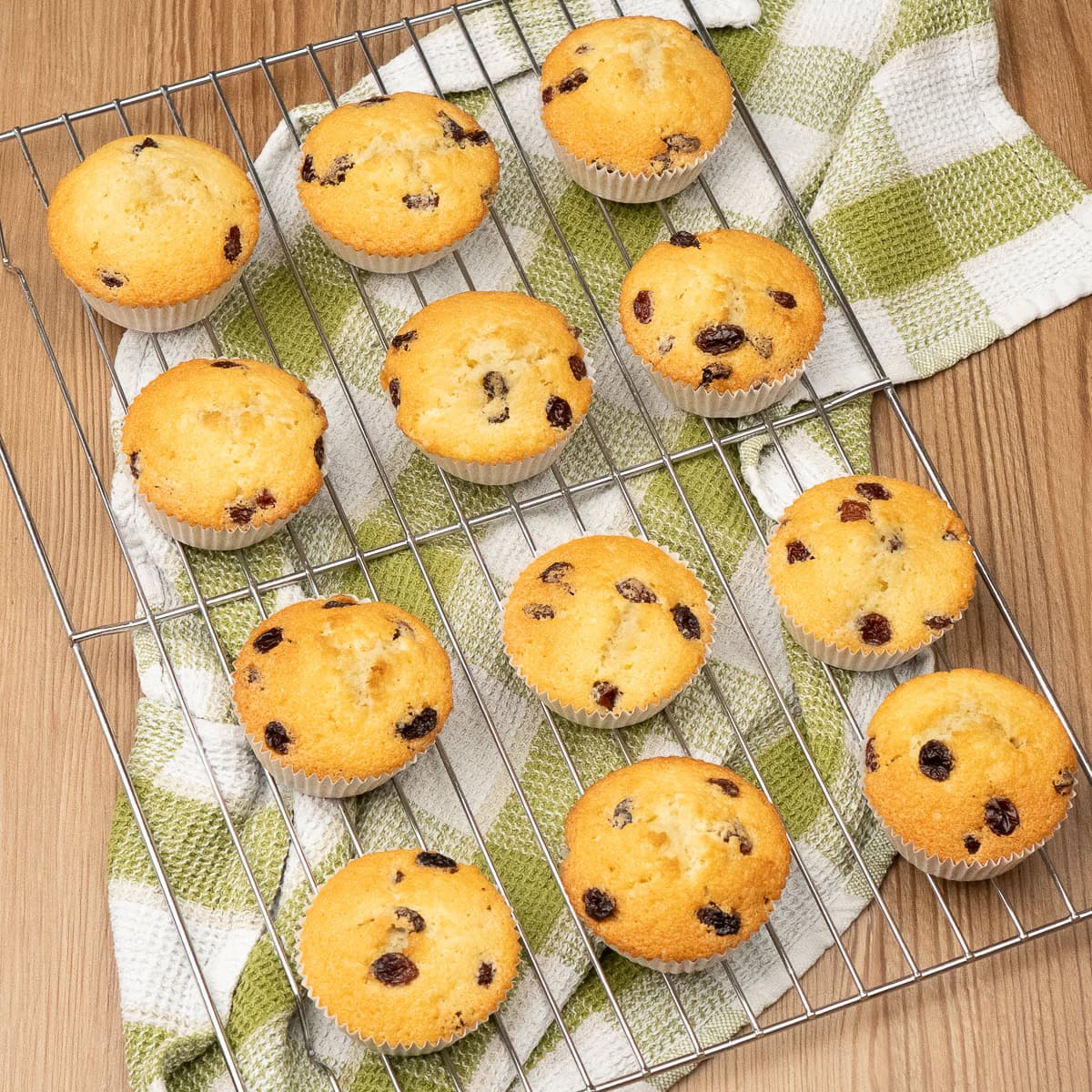 Queen Cakes - Raisin Cupcake Recipe-image