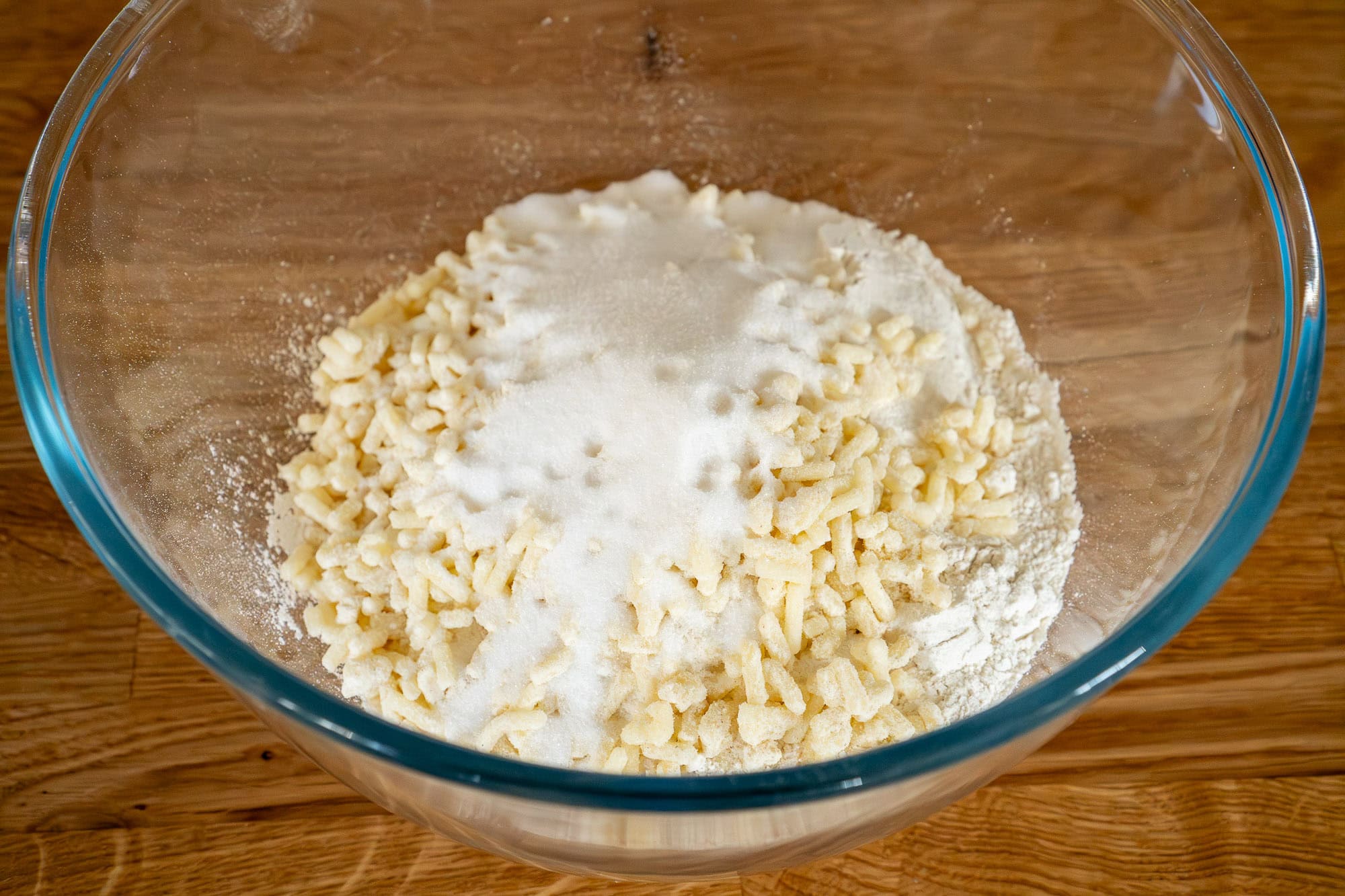 Suet, flour and salt in a bowl