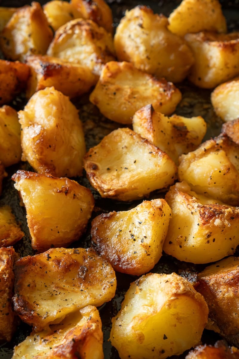 Roast Potatoes cooked in tray with roast beef-23 Easy Roast Potatoes cooked in same tray as Roast Beef